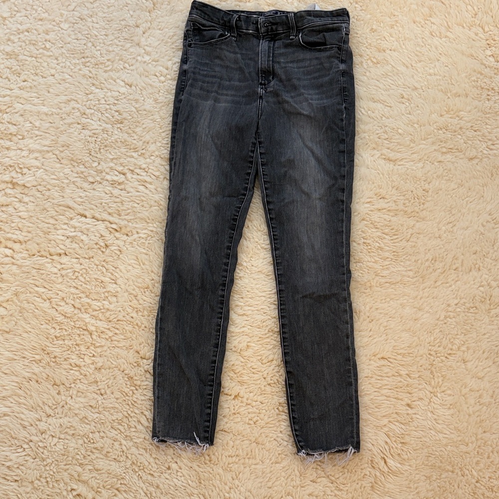 Abercrombie Women’s Charcoal Gray Skinny Jeans - Classic Stretch Denim